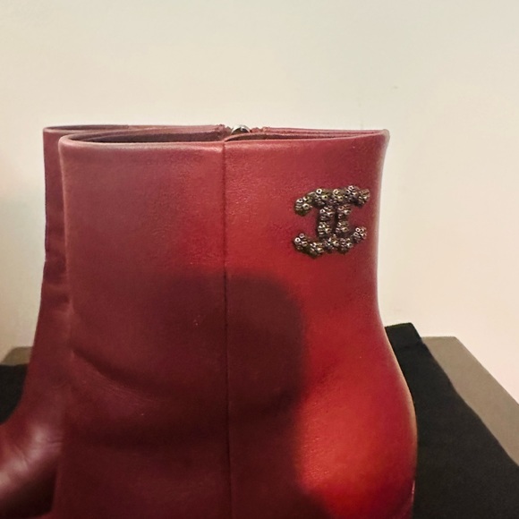 CHANEL BURGUNDY CALFSKIN ANKLE BOOTIE WITH BEADED CC EMBELLISHMENT - Picture 3 of 10